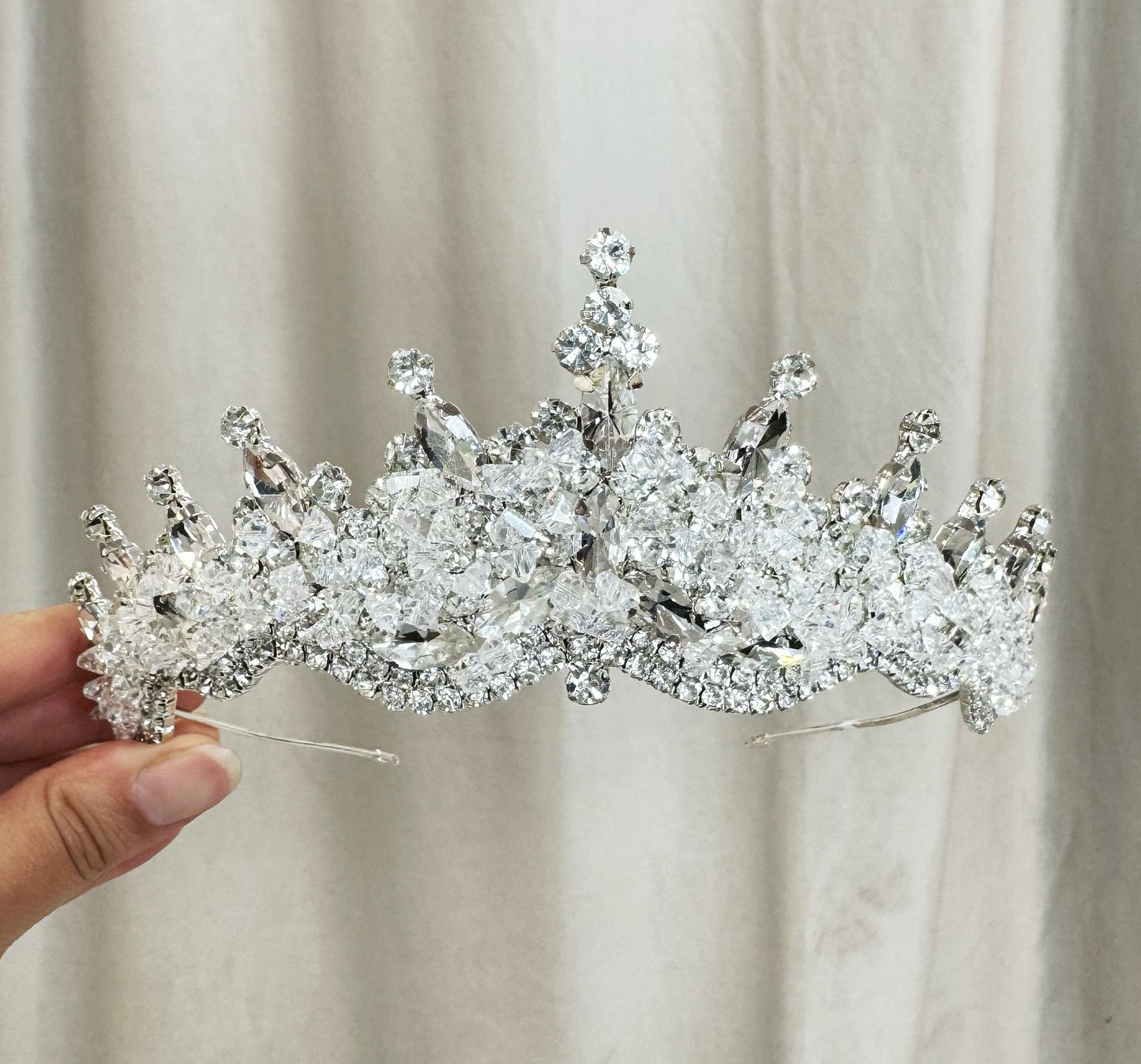 Diadème blanc perlé cristal