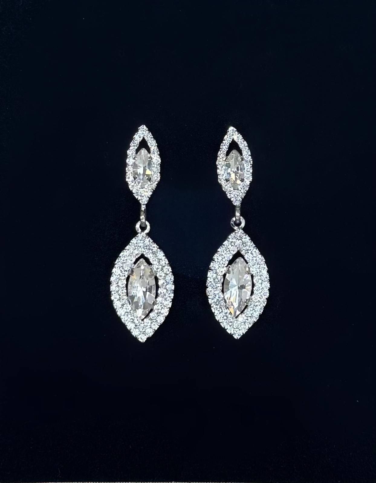 Boucles d'oreilles blanches cristal
