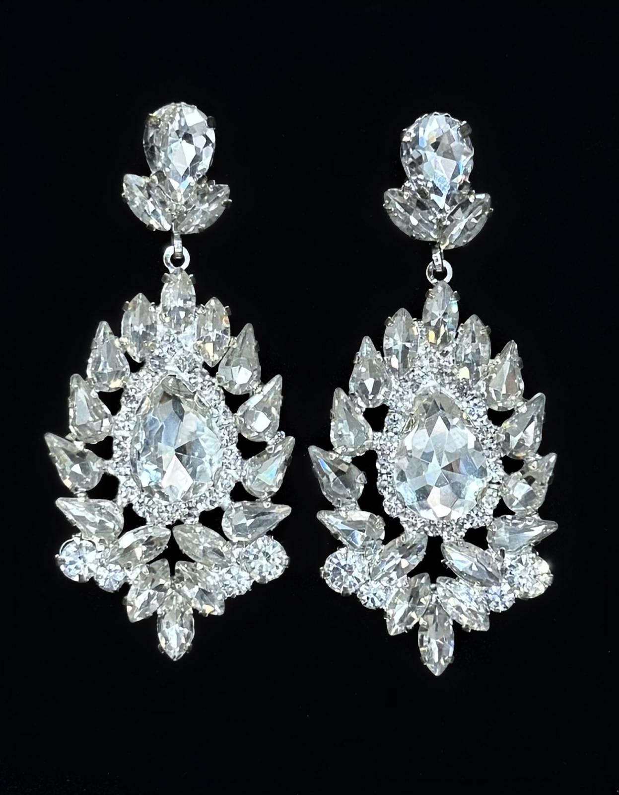Boucles d'oreilles blanches cristal