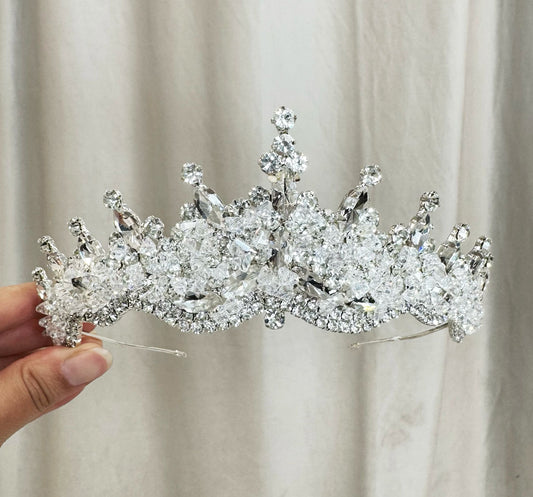 Diadème blanc perlé cristal